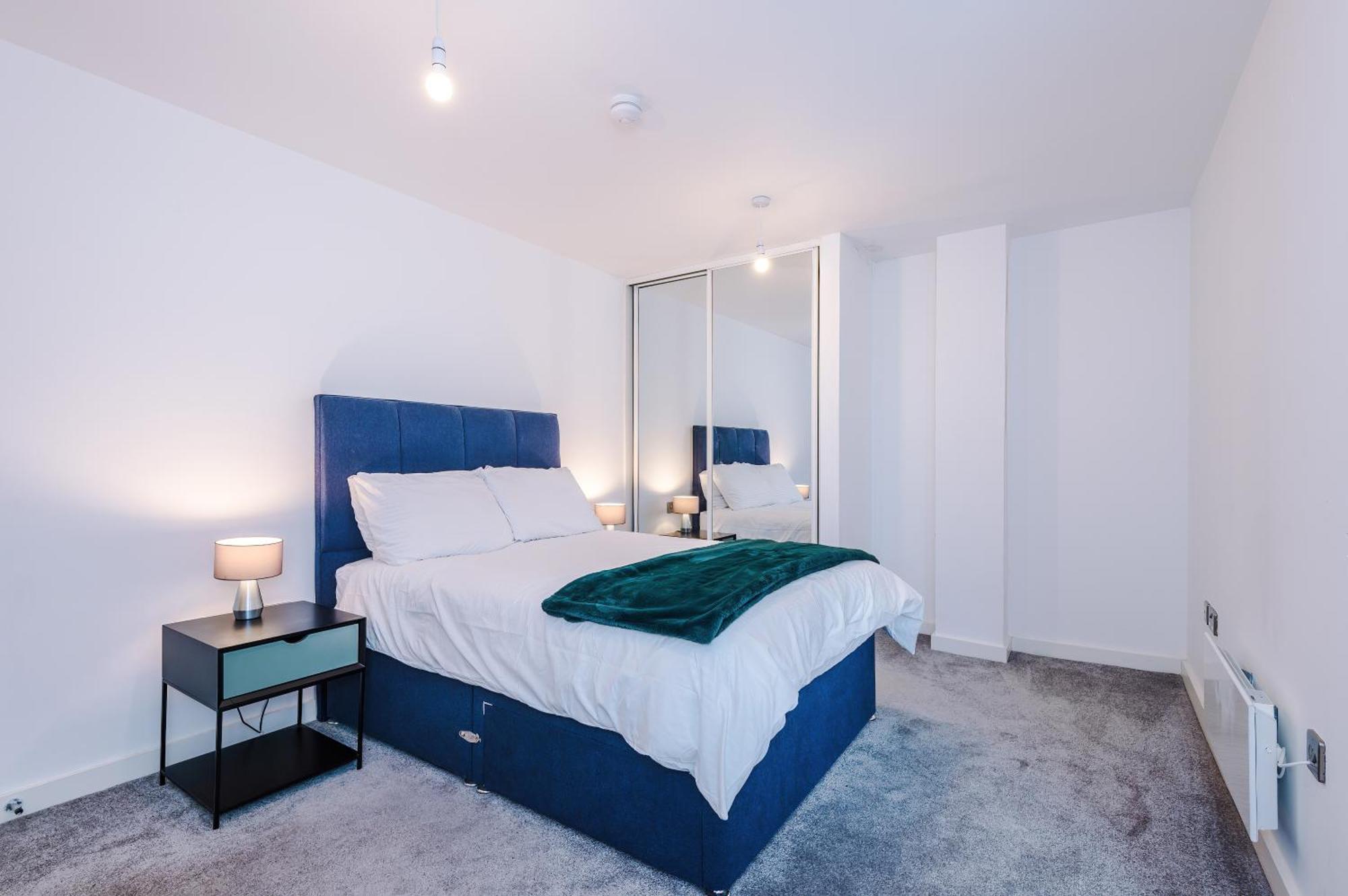 Modern 2 Bed Apartment With Balcony By Host A Home Manchester Luaran gambar