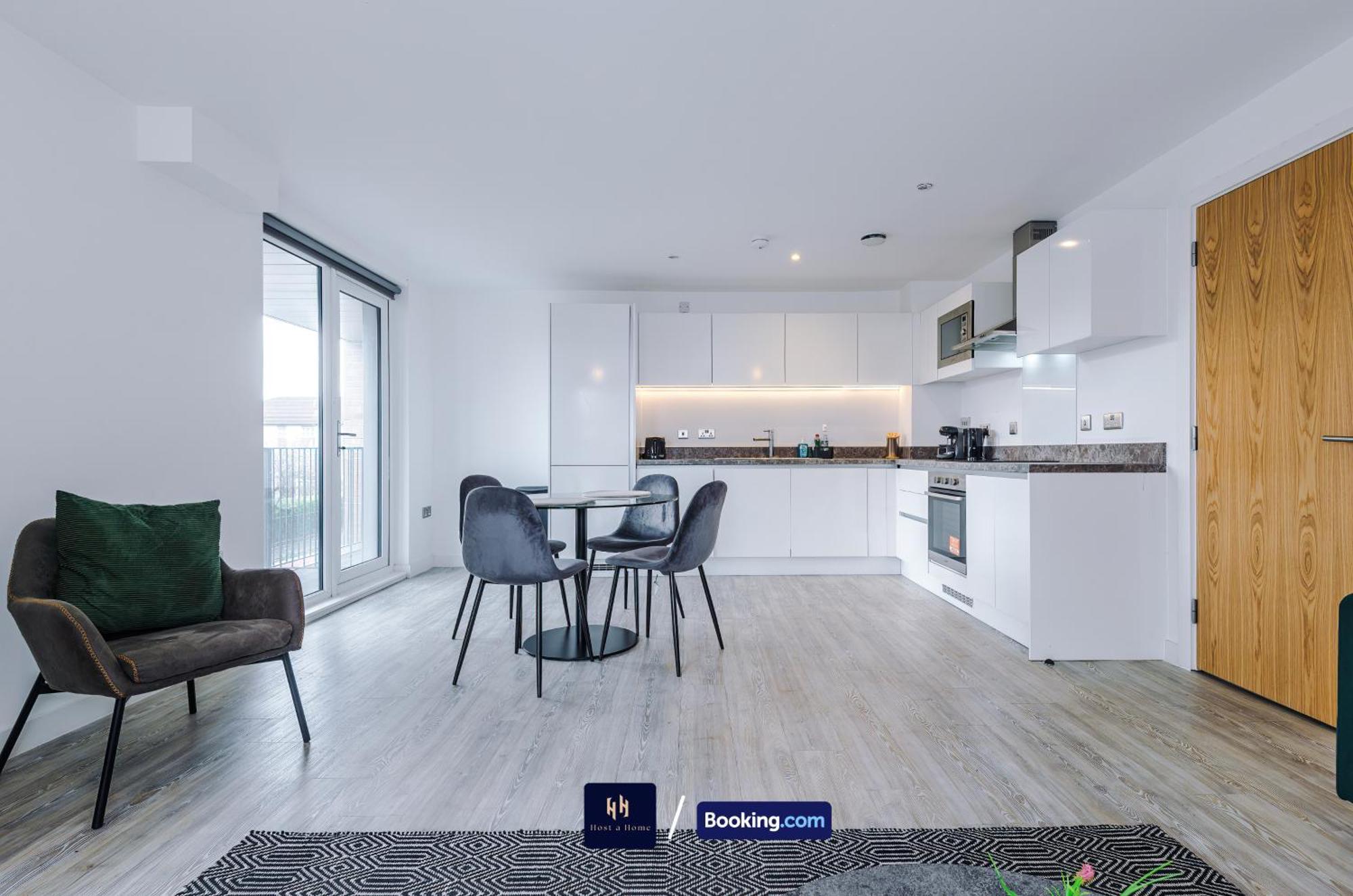 Modern 2 Bed Apartment With Balcony By Host A Home Manchester Luaran gambar