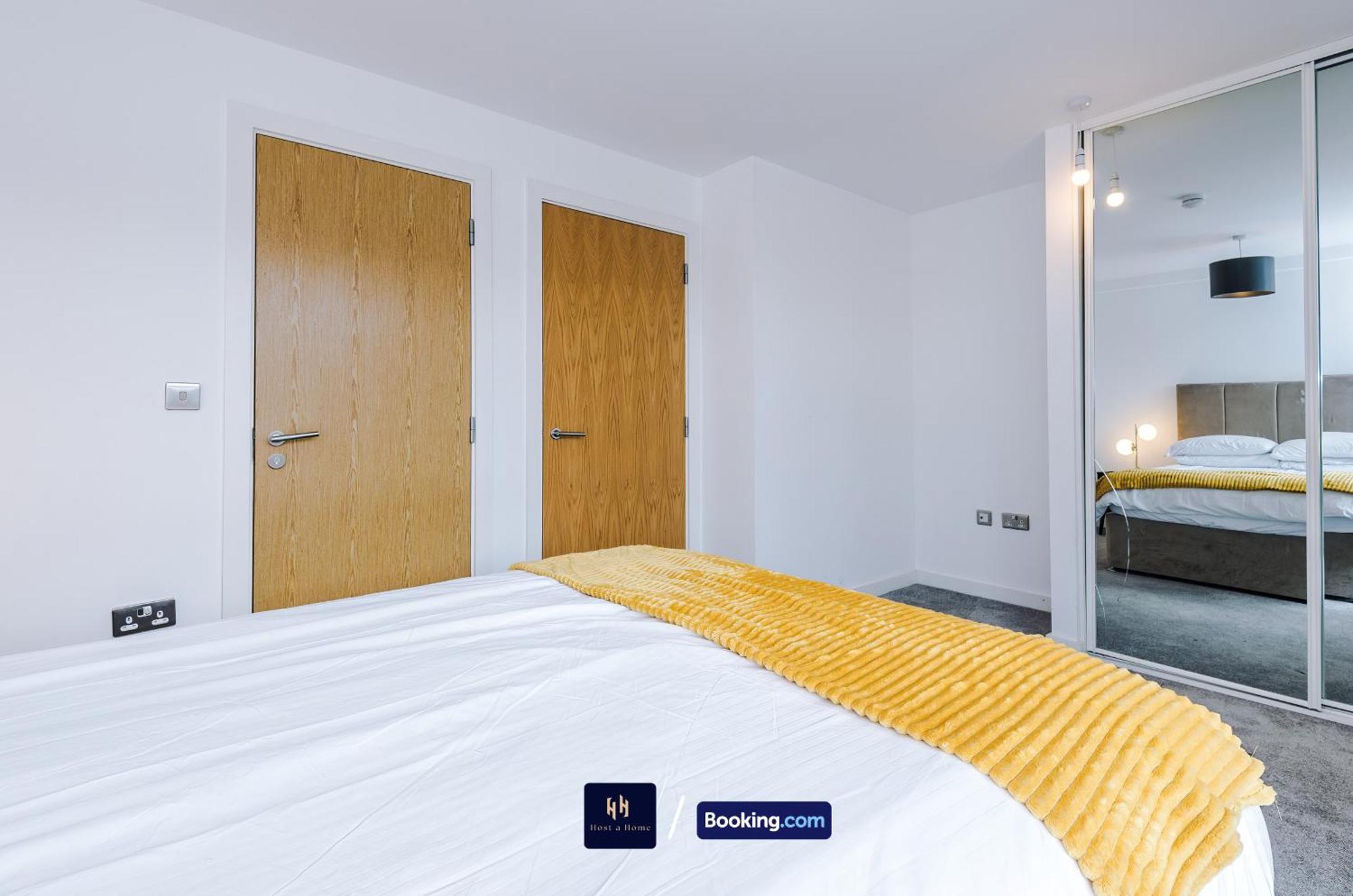 Modern 2 Bed Apartment With Balcony By Host A Home Manchester Luaran gambar