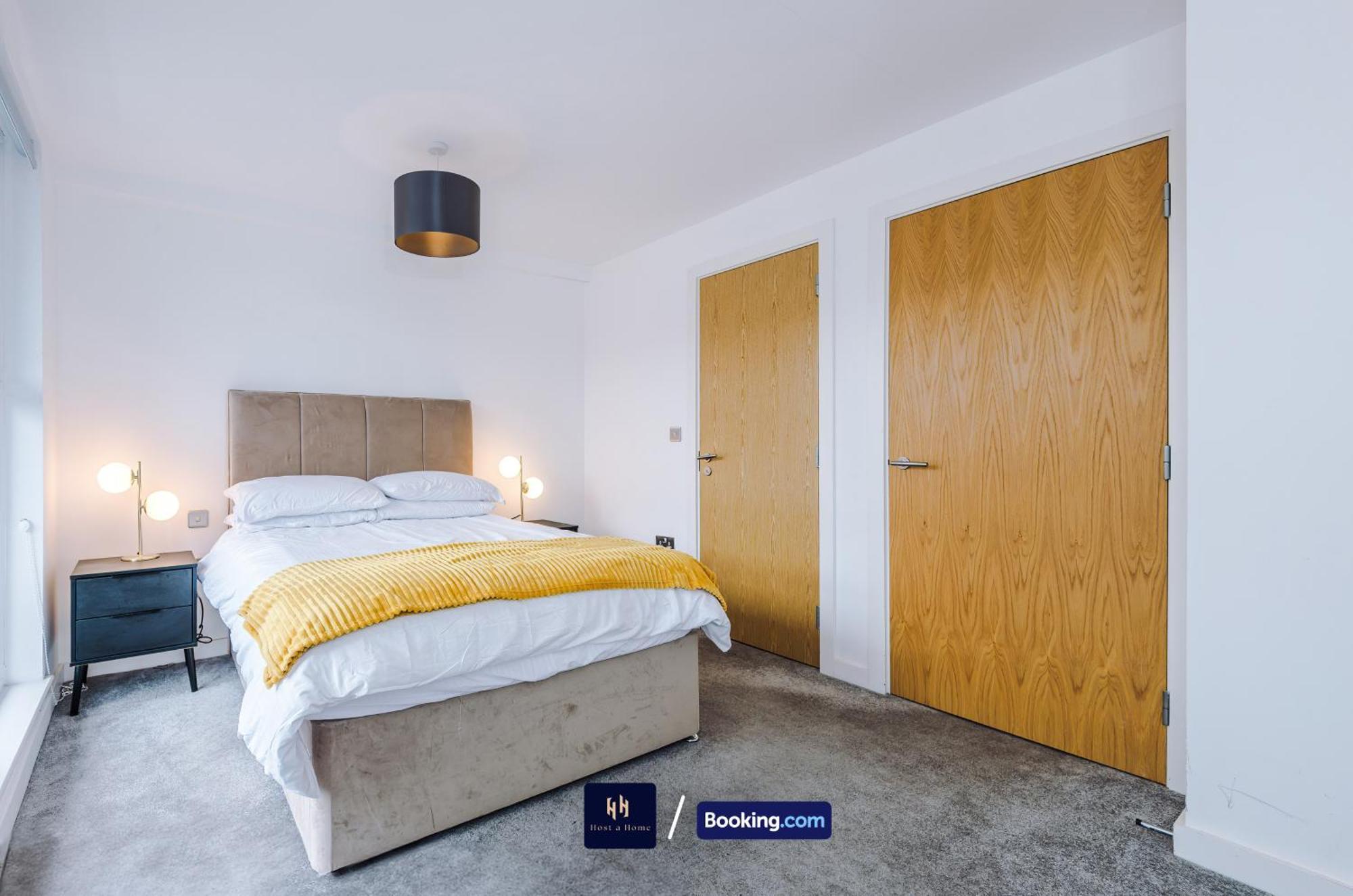 Modern 2 Bed Apartment With Balcony By Host A Home Manchester Luaran gambar