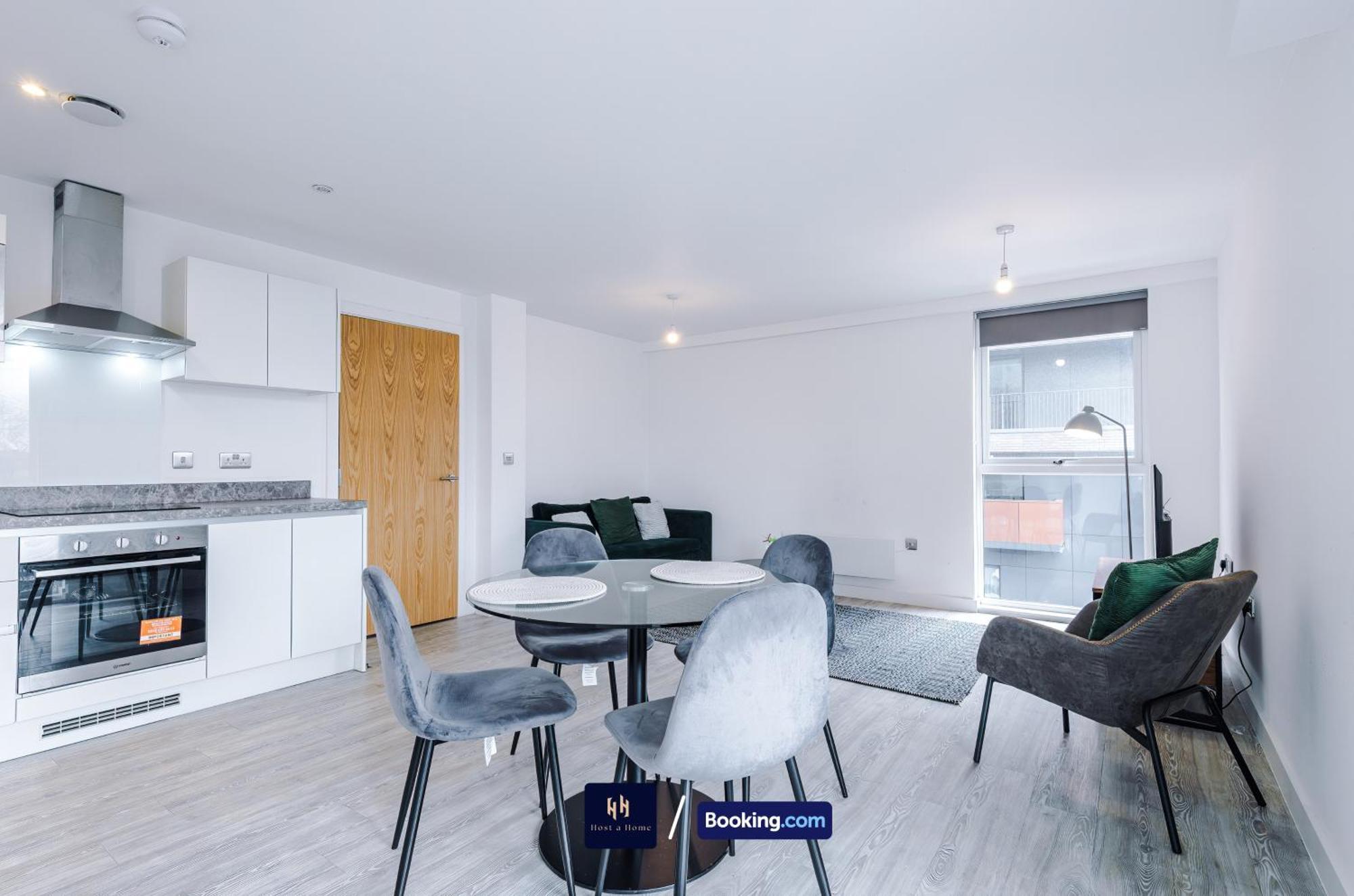 Modern 2 Bed Apartment With Balcony By Host A Home Manchester Luaran gambar