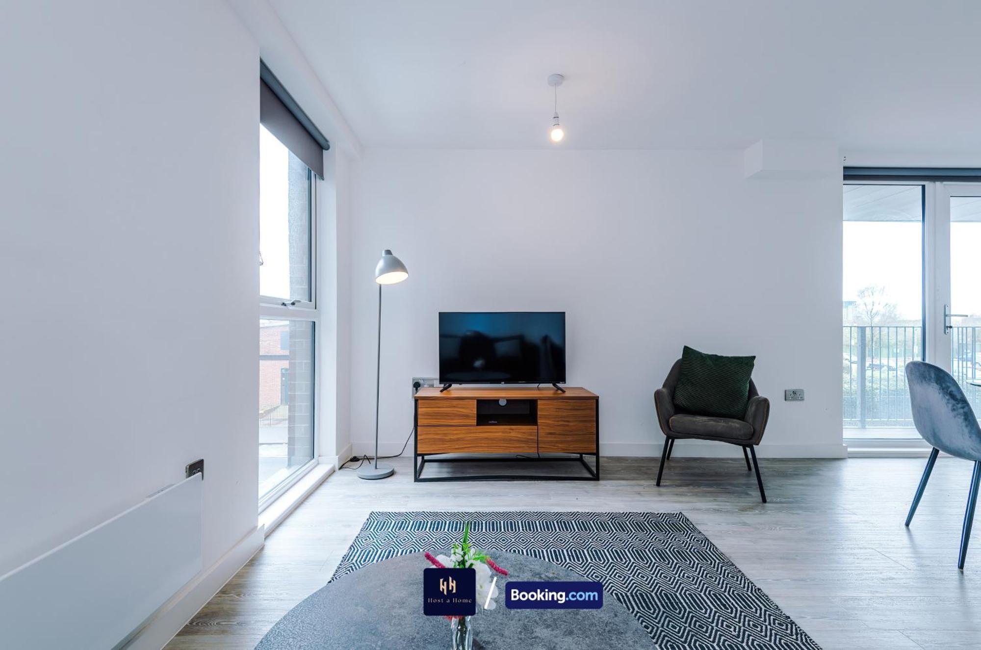 Modern 2 Bed Apartment With Balcony By Host A Home Manchester Luaran gambar